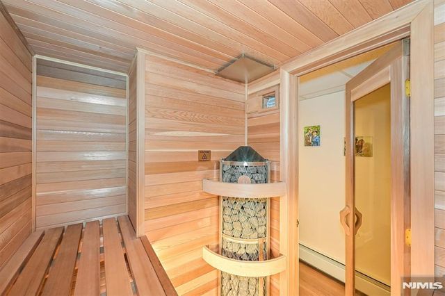 111 Magnolia Avenue, Cresskill, NJ 07626