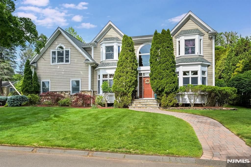 111 Magnolia Avenue, Cresskill, NJ 07626