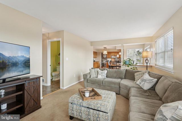 54 S COUNTY LINE RD, Telford, PA 18969