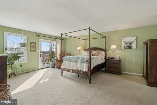 54 S COUNTY LINE RD, Telford, PA 18969