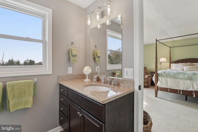 54 S COUNTY LINE RD, Telford, PA 18969