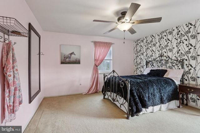 54 S COUNTY LINE RD, Telford, PA 18969