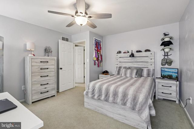 54 S COUNTY LINE RD, Telford, PA 18969