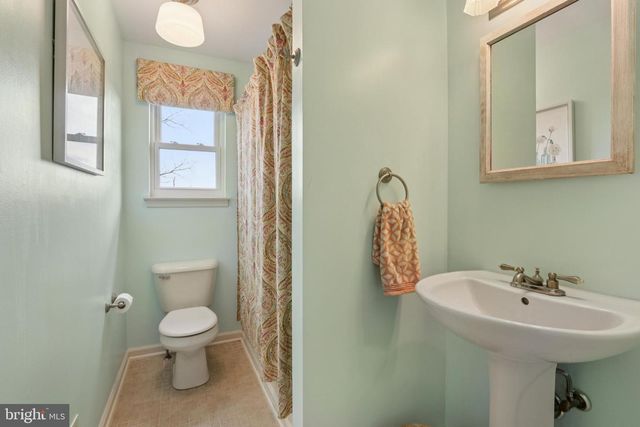 54 S COUNTY LINE RD, Telford, PA 18969