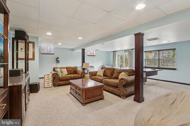 54 S COUNTY LINE RD, Telford, PA 18969