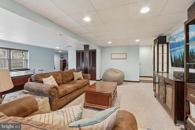 54 S COUNTY LINE RD, Telford, PA 18969