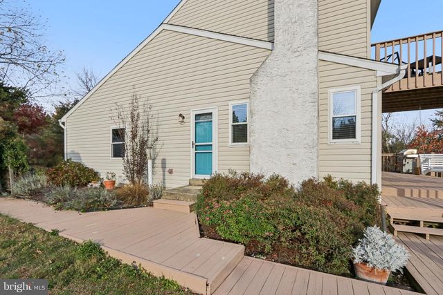 54 S COUNTY LINE RD, Telford, PA 18969