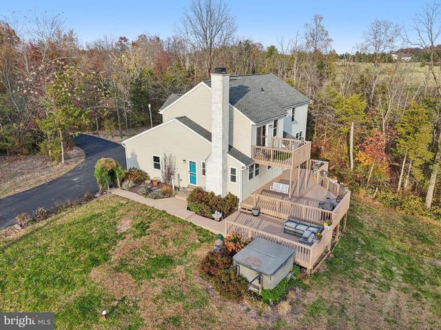 54 S COUNTY LINE RD, Telford, PA 18969