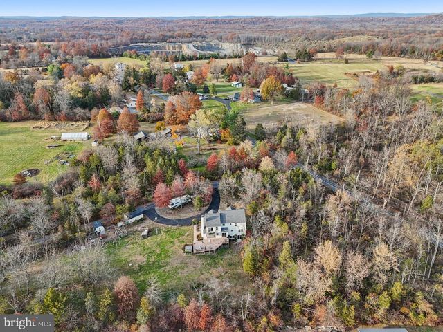 54 S COUNTY LINE RD, Telford, PA 18969