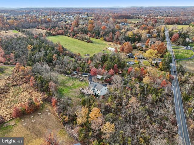 54 S COUNTY LINE RD, Telford, PA 18969