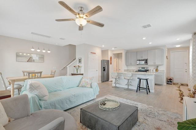 2401 SE Tarvest Way, Stuart, FL 34997