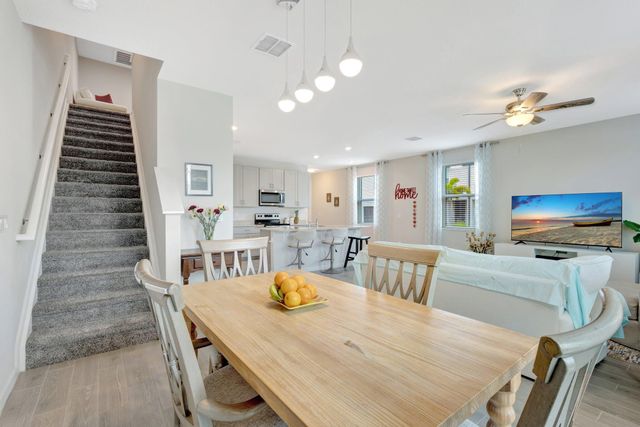 2401 SE Tarvest Way, Stuart, FL 34997