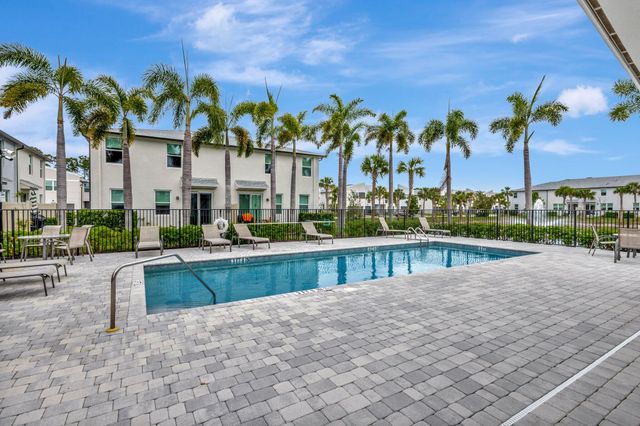 2401 SE Tarvest Way, Stuart, FL 34997