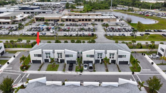 2401 SE Tarvest Way, Stuart, FL 34997