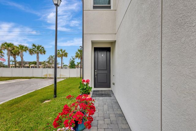 2401 SE Tarvest Way, Stuart, FL 34997