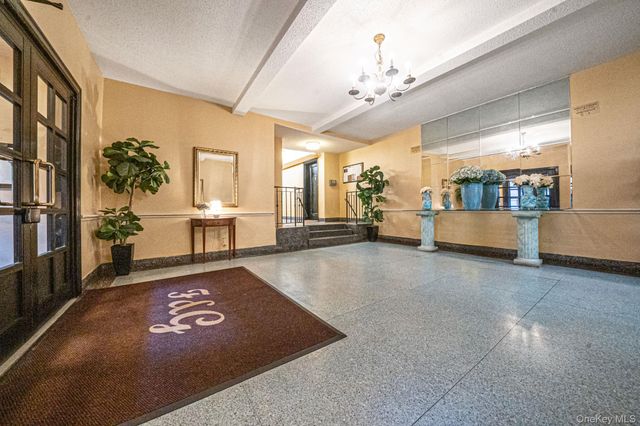 83-75 118th Street 5A, Kew Gardens, NY 11415