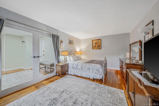 83-75 118th Street 5A, Kew Gardens, NY 11415