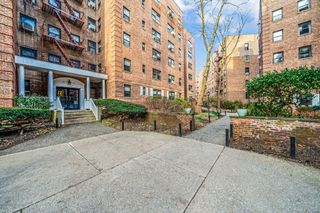 83-75 118th Street 5A, Kew Gardens, NY 11415