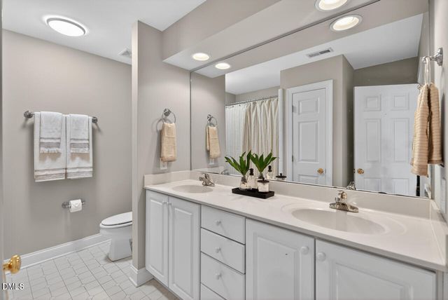 7707 Still Crossing Road, Chapel Hill, NC 27516