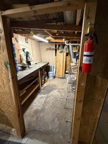 17 Alice Ave, Lynn, MA 01902