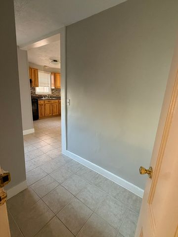 17 Alice Ave, Lynn, MA 01902