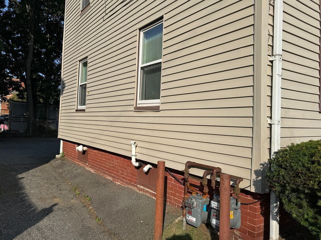 17 Alice Ave, Lynn, MA 01902