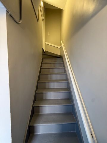 17 Alice Ave, Lynn, MA 01902