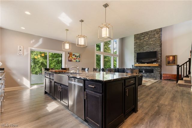 5585 Shadow Ridge Circle NW, North Canton, OH 44720