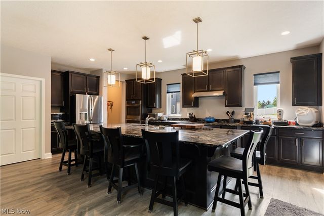5585 Shadow Ridge Circle NW, North Canton, OH 44720