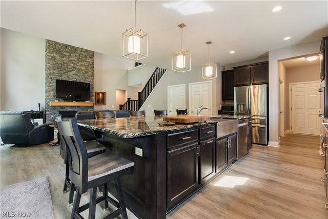 5585 Shadow Ridge Circle NW, North Canton, OH 44720