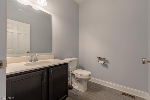 5585 Shadow Ridge Circle NW, North Canton, OH 44720
