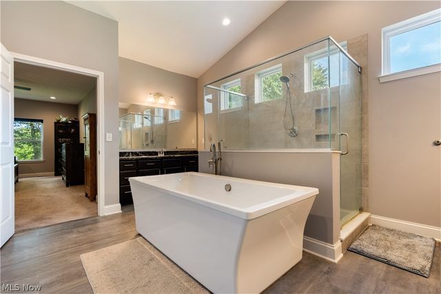 5585 Shadow Ridge Circle NW, North Canton, OH 44720