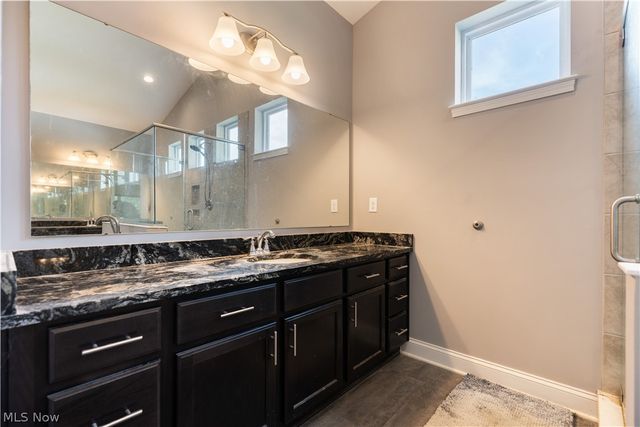 5585 Shadow Ridge Circle NW, North Canton, OH 44720