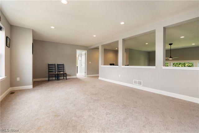 5585 Shadow Ridge Circle NW, North Canton, OH 44720