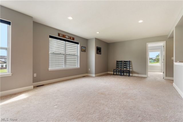 5585 Shadow Ridge Circle NW, North Canton, OH 44720