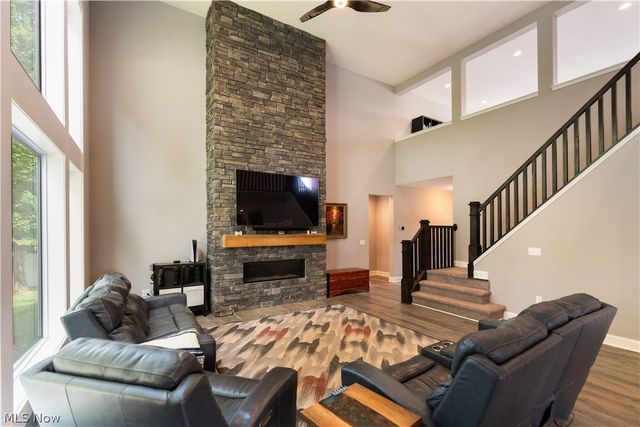 5585 Shadow Ridge Circle NW, North Canton, OH 44720