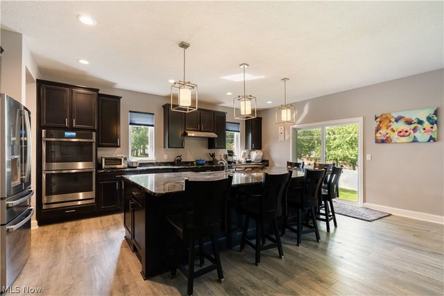 5585 Shadow Ridge Circle NW, North Canton, OH 44720