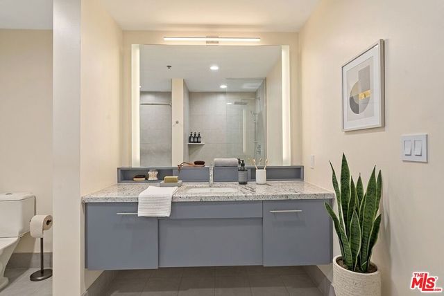 1111 S Grand Avenue 1014, Los Angeles, CA 90015