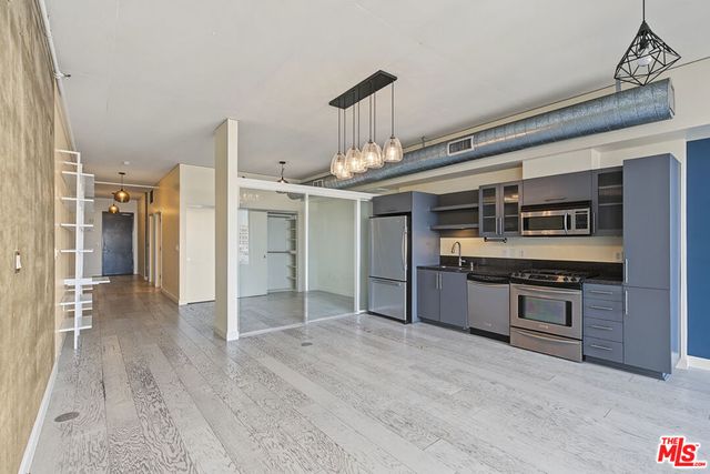 1111 S Grand Avenue 1014, Los Angeles, CA 90015