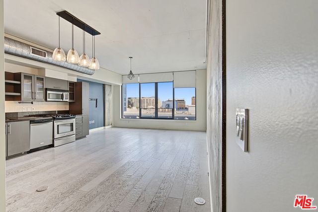 1111 S Grand Avenue 1014, Los Angeles, CA 90015