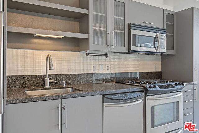 1111 S Grand Avenue 1014, Los Angeles, CA 90015