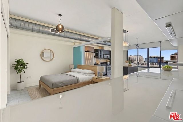 1111 S Grand Avenue 1014, Los Angeles, CA 90015
