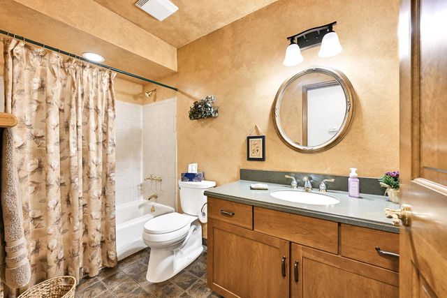 3260 Cherry Hill DRIVE, Brookfield, WI 53005