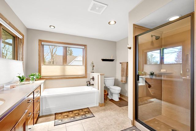 3260 Cherry Hill DRIVE, Brookfield, WI 53005