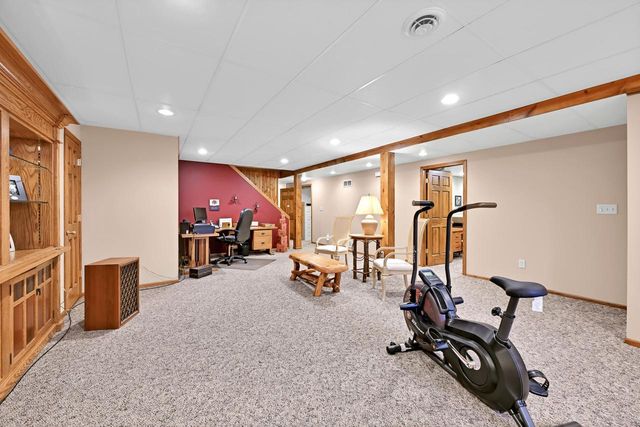3260 Cherry Hill DRIVE, Brookfield, WI 53005