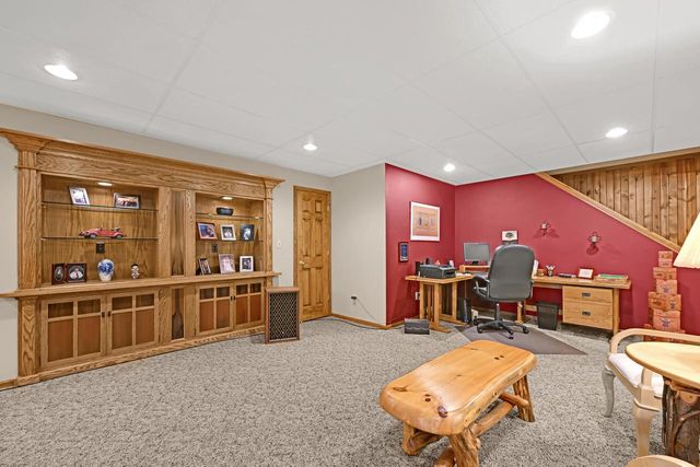 3260 Cherry Hill DRIVE, Brookfield, WI 53005