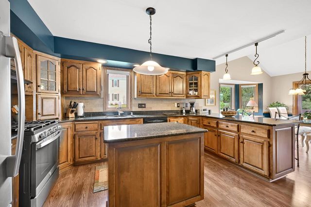 3260 Cherry Hill DRIVE, Brookfield, WI 53005
