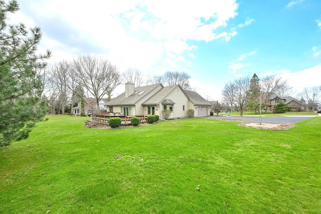 3260 Cherry Hill DRIVE, Brookfield, WI 53005