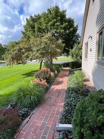 3260 Cherry Hill DRIVE, Brookfield, WI 53005