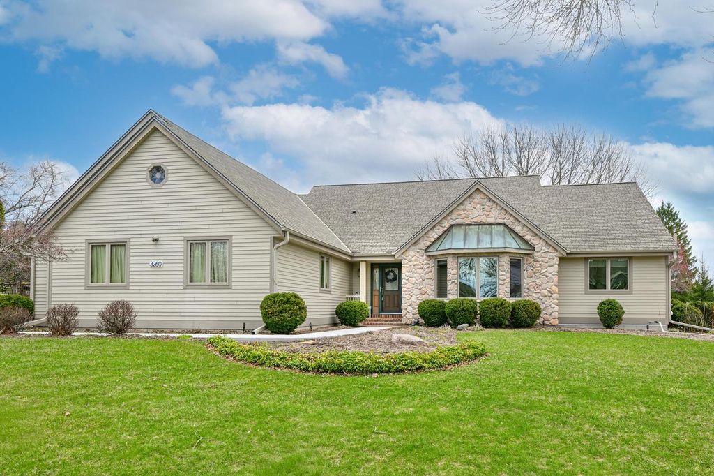 3260 Cherry Hill DRIVE, Brookfield, WI 53005